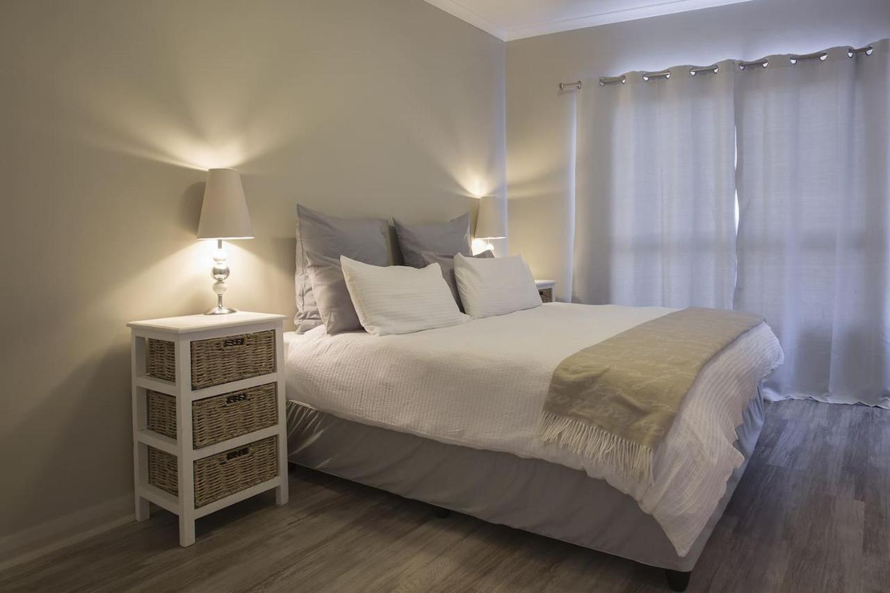 2 Bedroom Apartment With Breathtaking Views! كيب تاون المظهر الخارجي الصورة